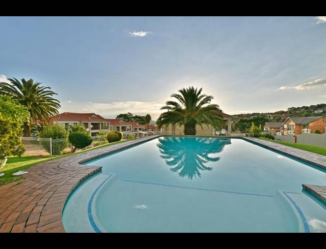 2 BEDROOM APARTMENT FOR SALE IN OAKDENE